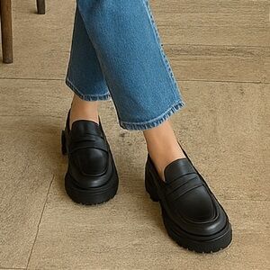 Steve Madden Black Loafers